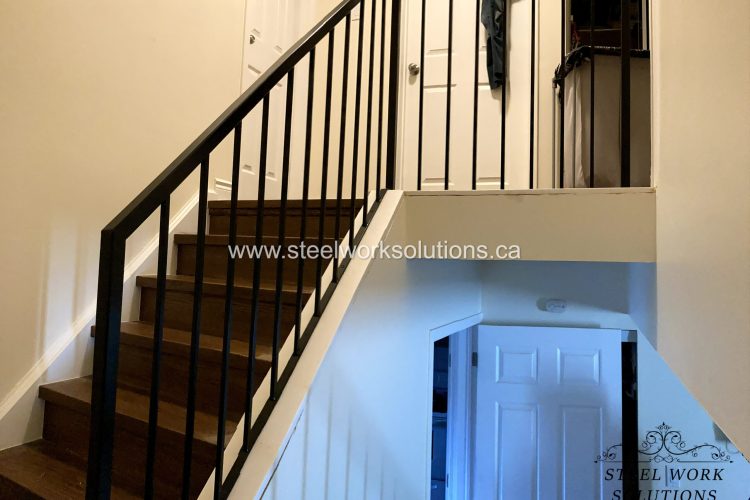 indoor-wrought-iron-stair-railings-oakville-steel-work-solutions (4)