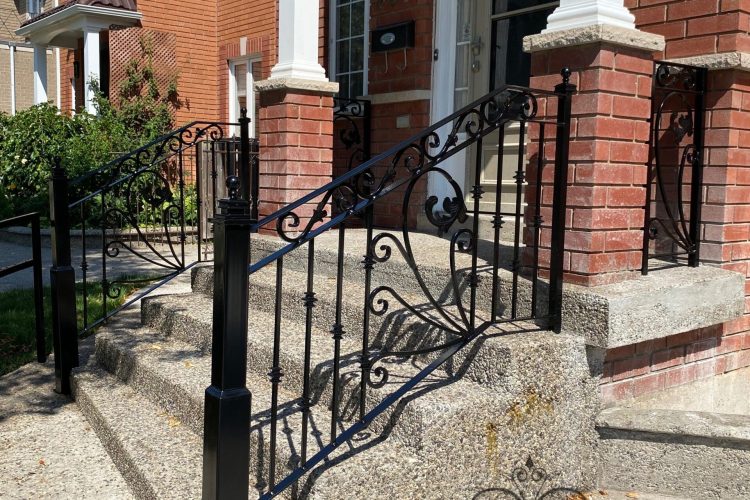 iron-front-porch-steel-railing-by-steel-work-solutions-mississauga-oshawa-oakville-steel-fabrication-company