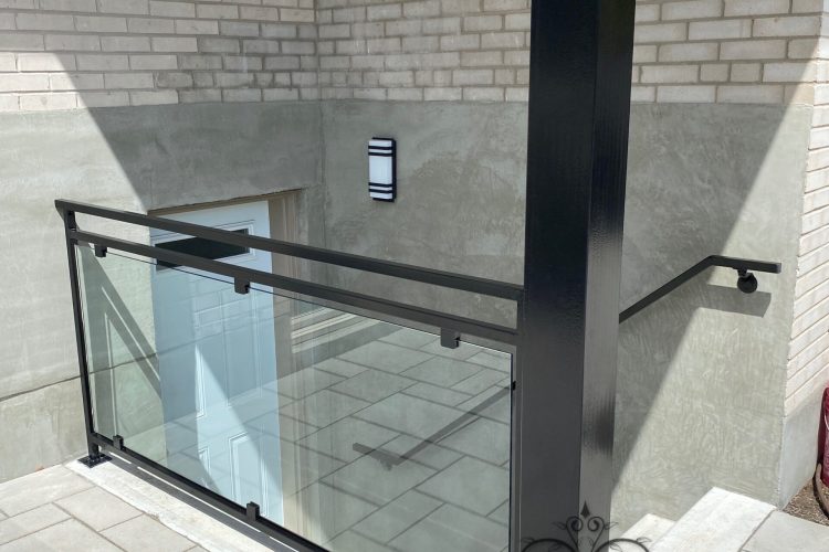 steel-work-solutions-glass-railing-walkout-basement-railing-toronto-oakville-mississauga-brampton-burlington-2
