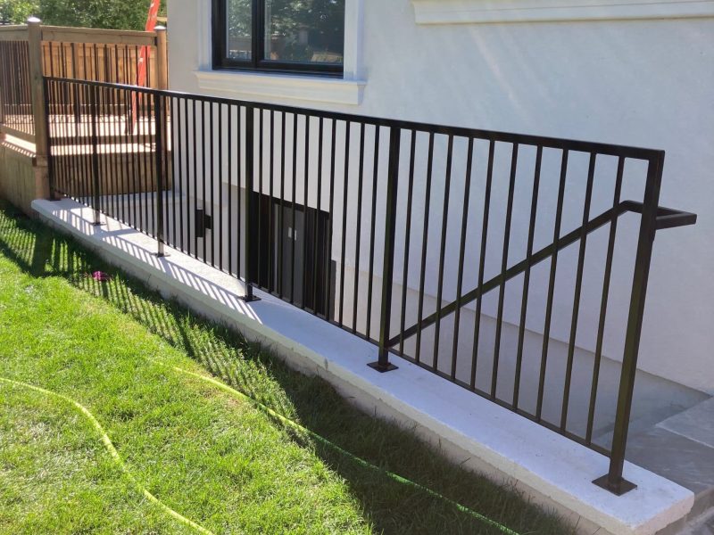 walkout-basement-railing-toronto-oakville-steel-brampton-work-solution